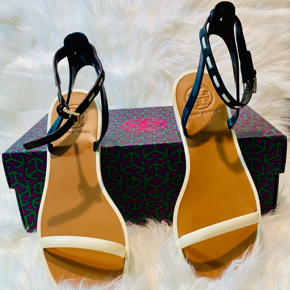 ❌❌SOLD❌❌NIB Authentic TORY BURCH Sandal